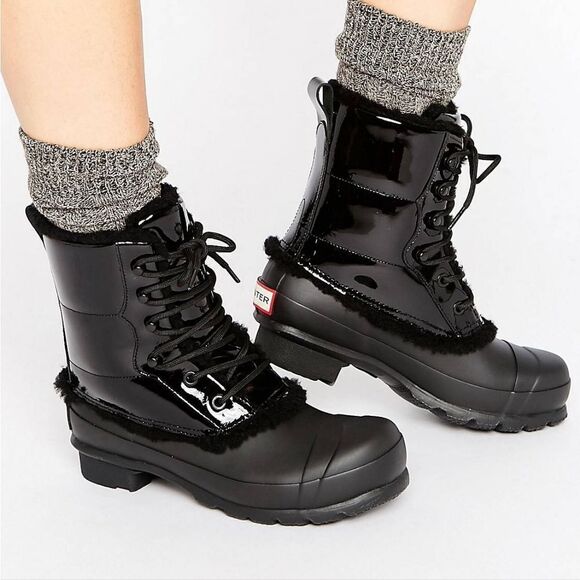 HUNTER Original Patent Leather Shearling Lined Lace Up Boot 7 - Picture 1 of 8